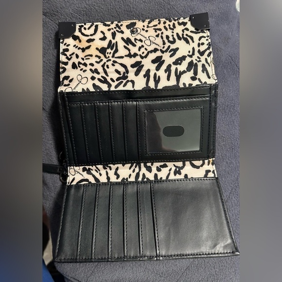 Jessica Simpson Large Clutch / Wristlet Wallet - Picture 3 of 5